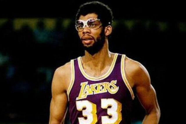 比愈发热闹 比愈发热闹